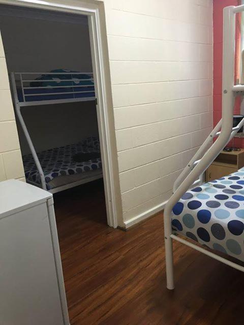 Albergue Port Adelaide Backpackers Exterior foto